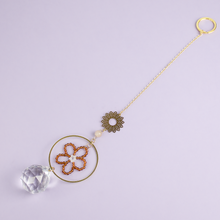 Charger l&#39;image dans la galerie, Suncatcher HIBISCUS

