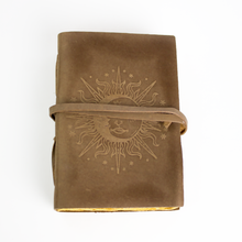 Charger l'image dans la galerie, Carnet cuir véritable soleil et lune luginae
