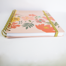 Charger l'image dans la galerie, Carnet de note spirale A5 Enjoy Every Day Rose luginae
